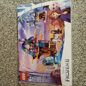 Lego Set Frozen II Enchanted Treehouse 302 pieces